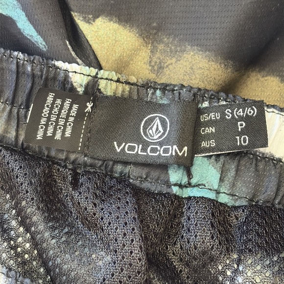 Volcom 100% Polyester Tropical Palm Mesh Lined Water Swim Pool Shorts Small 4-6 - Picture 8 of 9